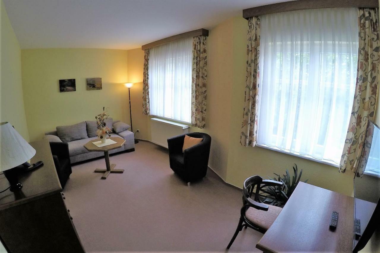 Hotel Drei Kronen Frauenwald Exteriör bild